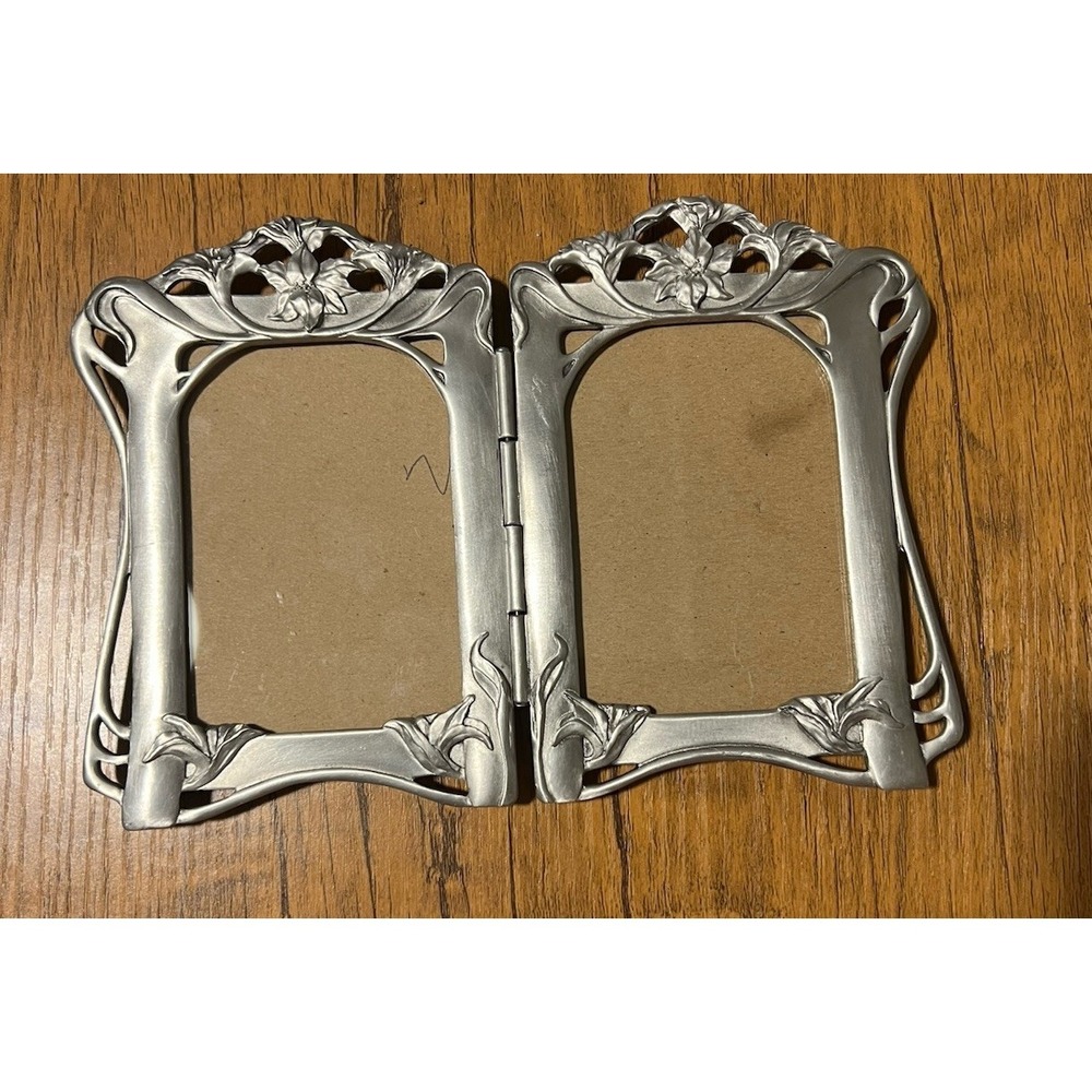 Vintage 1989 Seagull Fine Pewter Lilly Design Bifold 3.5x5 Photo Frame EUC